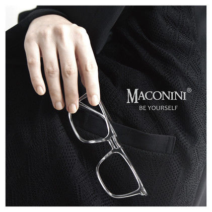 ম্যাকো-ক্রিস্টাল স্বচ্ছ